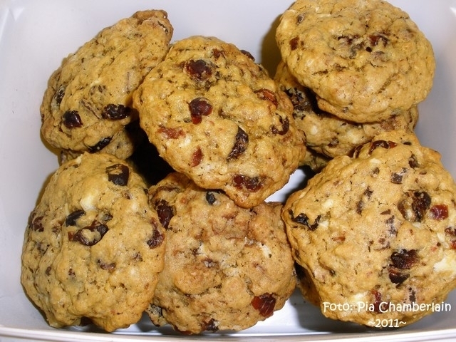 Havrekakor med vit choklad och tranbär - Cranberry white chocolate  oatmeal cookies