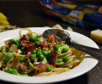 Pasta med ärtpesto, bacon & stekta ärtor