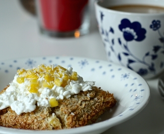 Ugnsbakad gröt med mango och kokos