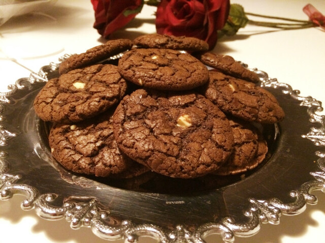 Glutenfria triple chocolate chip cookies