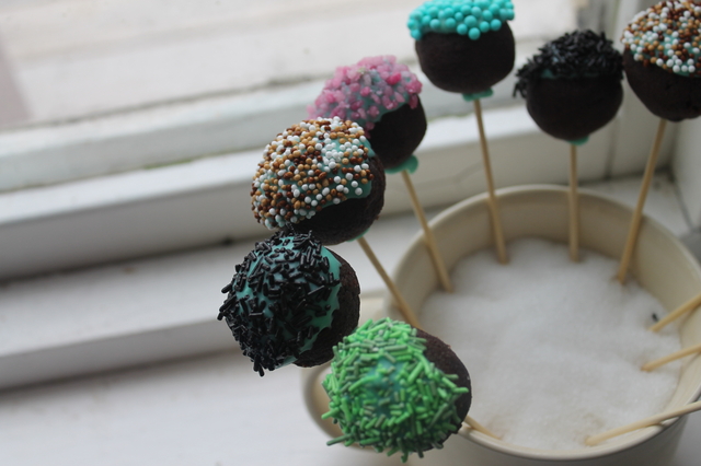 Chocolate cake pops