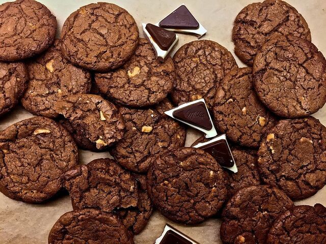 Chocolate chip cookies med chokladbitar från milka triolade