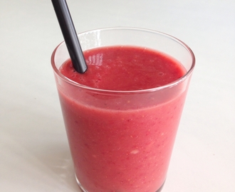 Smoothie med nyponpulver och morotsjuice