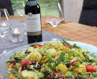 Sommarsallad med färskpotatis och brynt smör