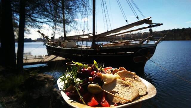 Picknick i vårsolen