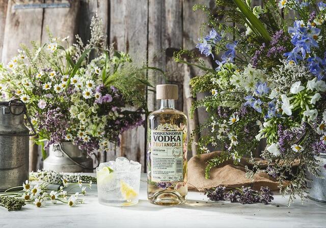 Koskenkorva Vodka 7 Botanicals –inspirerad av den nordiska midsommaren.