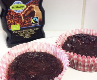 Sockerfria och glutenfria kladdiga chokladmuffins