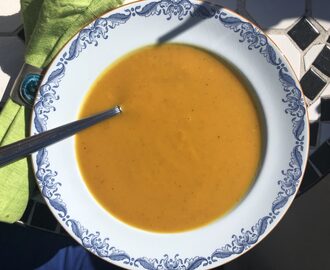 Soppa på bakad sötpotatis
