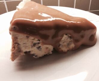 Omg Daimcheesecake med toffeetopping