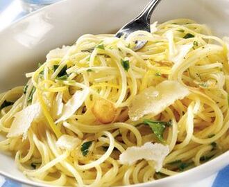 Spagetti Limone med parmesanost