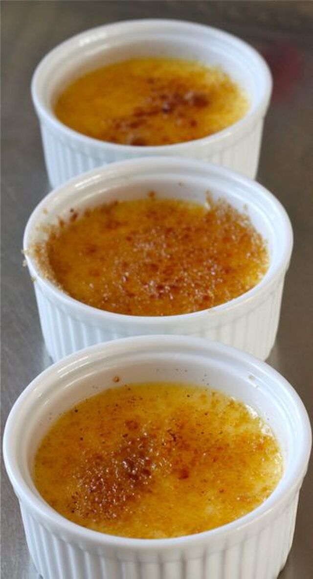 Crème Brûlée med smak av citron och vanilj