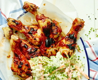 Buffalo drumsticks med coleslaw