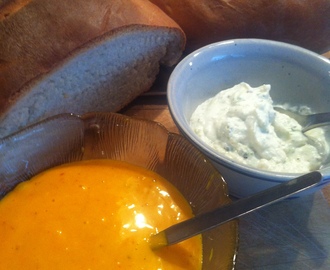 Aioli och Tzatziki med nybakat bröd