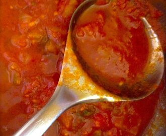 Ris som i mellanöstern, kolgrillad kefta och tomatsalsa med rostad paprika