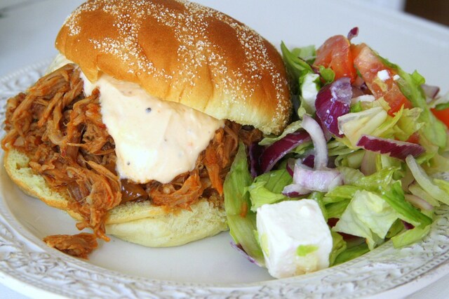 Pulled pork på tortillabröd