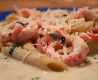 Pastasås med räkor och gorgonzola