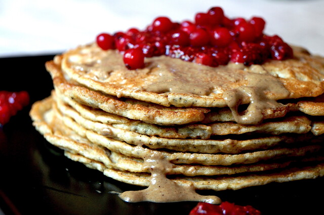 Quinoa and almond pancakes with cardamom