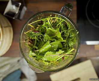 Recept på pesto med morot och rödbetsblast