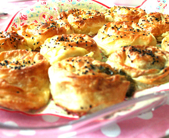 Börek formade som rosor (Gül börek)