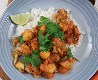 Aloo gobi - indisk gryta med blomkål och potatis | Recept från Köket.se