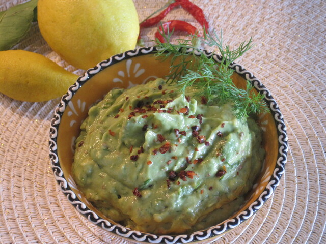 Guacamole med chili och dill