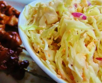 Coleslaw med rödlök