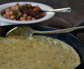 ﻿Marockansk potatisomelett med harissa & kikärtstagine