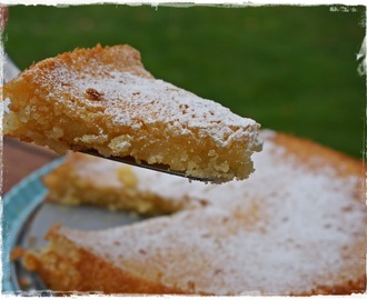 Citronkladdkaka med sötsyrlig smak