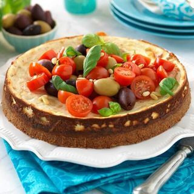 Cheesecake med pesto och tomater