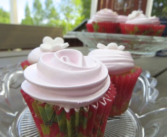 Minicupcakes med Angel Feather Icing