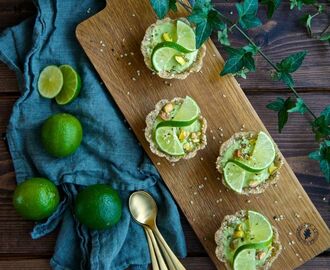 Raw key lime pie