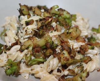 Pasta med färskost och broccoli