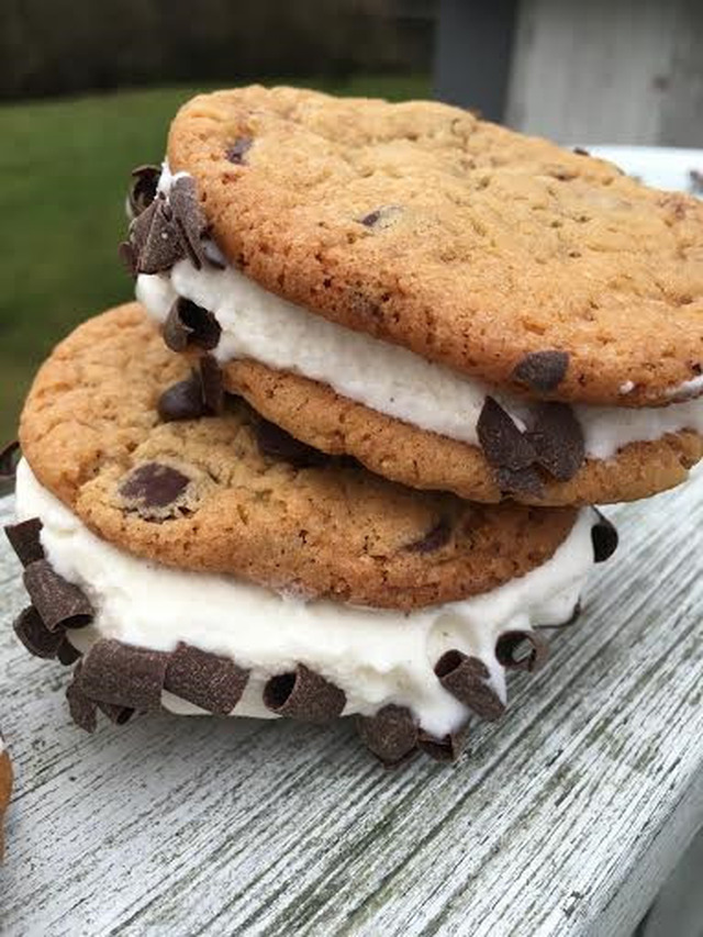 Ice cream chocolate chip cookies – det bästa av två världar!