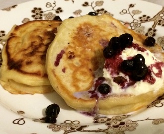 Laktosfria amerikanska pannkakor med citron och vit choklad