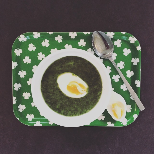 grönkålssoppa med ägg