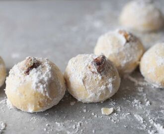 Easy almond and pistachio shortbread