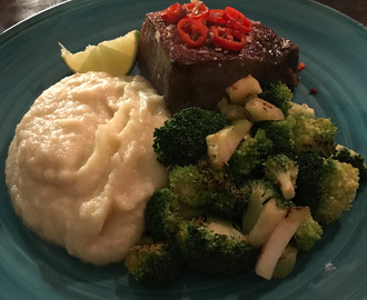 Tonfiskfilé med blomkålsmos och broccoli