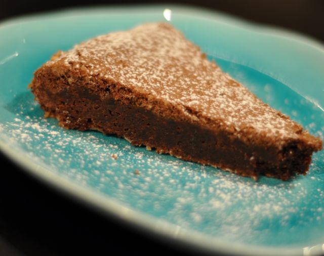 Kladdkaka med råsocker, mörk rom och mörk choklad