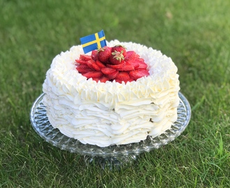 Himmelsk glutenfri jordgubbstårta