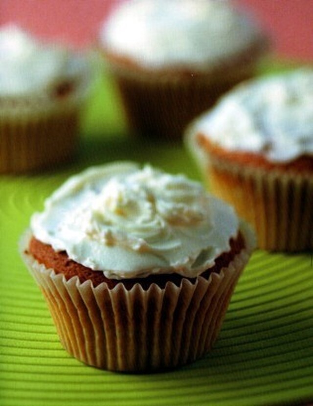 Glaserade muffins med jordnötssmör