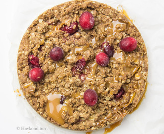 Christmassy Apple-Cranberry Squares with Caramel Sauce