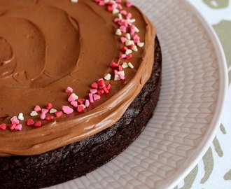 Brownietårta med chokladfrosting