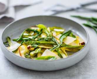 Ramslöksfyllda ravioli med sparris och citron