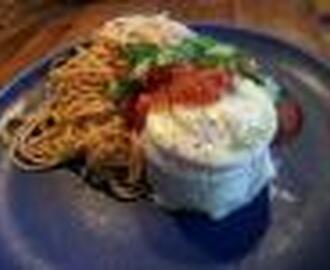 Falustubbar med tomatsås och pasta