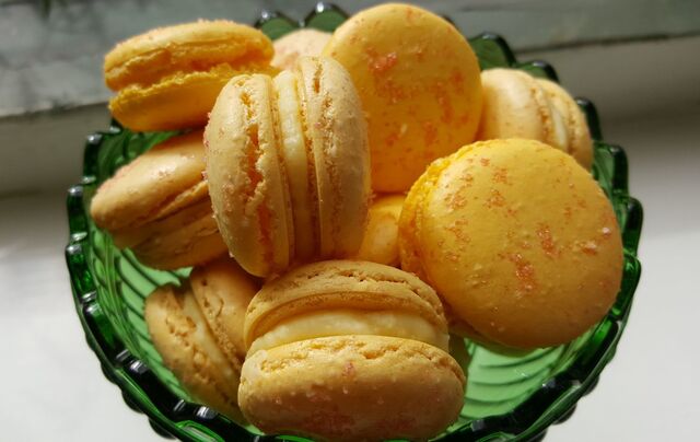 Macarons med passionsfruktstryffel
