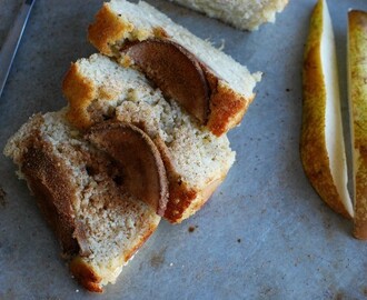 Glutenfri päronkaka med mandel