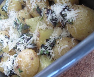 Rostad färskpotatis med örtolja och parmesanost