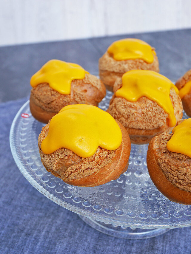 Creme puffs med citron- och passionsfrukt