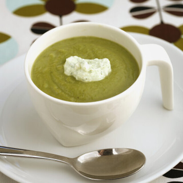 Illgrön soppa med fetaoströra