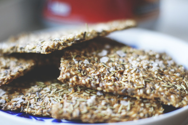 Protein lowcarb crackers
